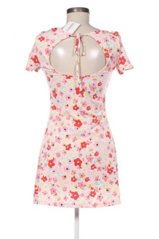 Рокля Stradivarius, Размер S, Цвят Многоцветен, Цена 14,31 €