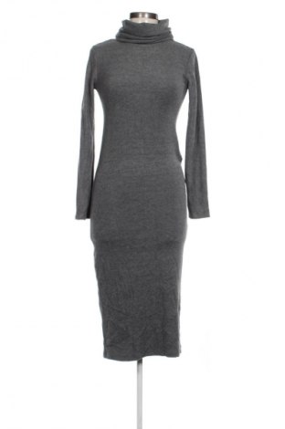 Φόρεμα Stradivarius, Μέγεθος S, Χρώμα Γκρί, Τιμή 2,99 €