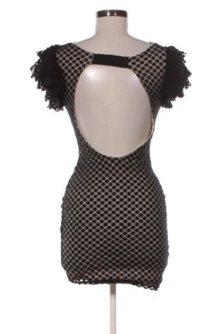 Рокля TFNC London, Размер S, Цвят Многоцветен, Цена 11,20 €