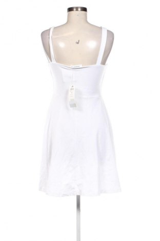 Ruha Terranova, Méret M, Szín Fehér, Ár 11 019 Ft