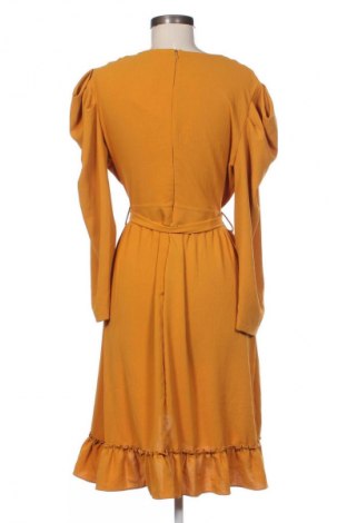 Sukienka Trendyol, Rozmiar M, Kolor Pomarańczowy, Cena 109,99 zł