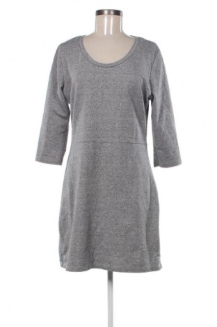 Šaty  True, Velikost L, Barva Šedá, Cena  699,00 Kč
