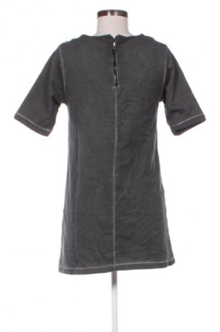 Рокля Trueprodigy, Размер S, Цвят Сив, Цена 143,16 €