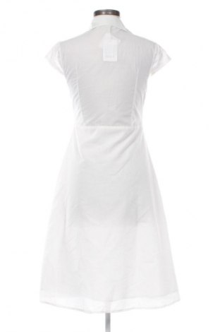 Kleid Unbranded, Größe M, Farbe Weiß, Preis 38,99 €