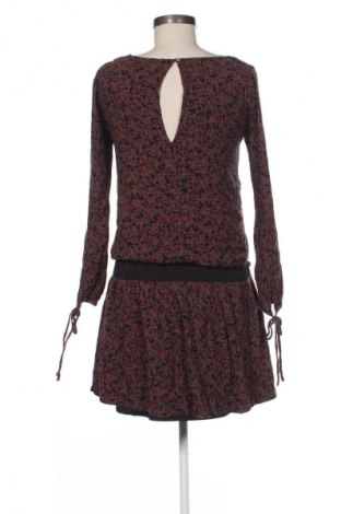 Рокля Vero Moda, Размер XS, Цвят Многоцветен, Цена 9,20 €