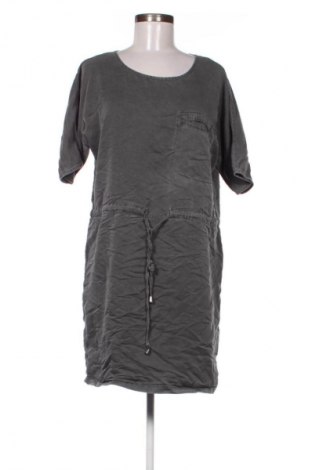 Šaty  Vero Moda, Velikost M, Barva Šedá, Cena  399,00 Kč