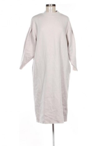 Рокля Zara, Размер S, Цвят Бежов, Цена 15,84 €