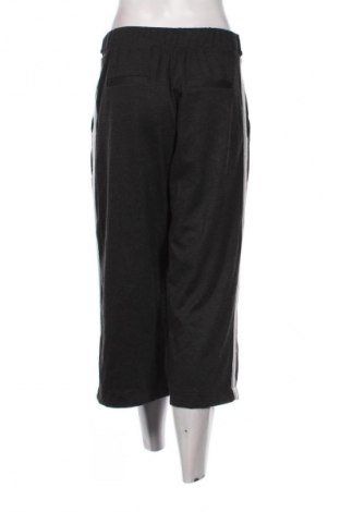 Dámske nohavice C&A, Veľkosť M, Farba Sivá, Cena  1,95 €