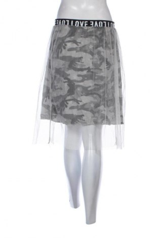 Пола Unbranded, Размер M, Цвят Многоцветен, Цена 2,04 €