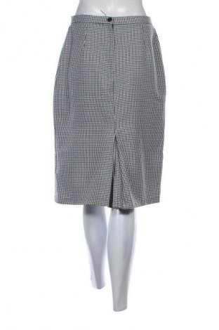 Пола Essentials, Размер M, Цвят Многоцветен, Цена 2,04 €