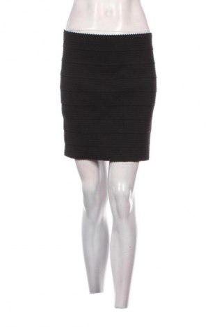 Пола H&M Divided, Размер M, Цвят Черен, Цена 2,04 €