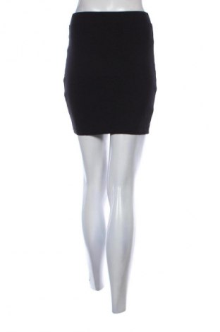 Пола SHEIN, Размер S, Цвят Черен, Цена 2,04 €