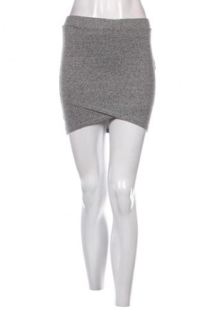 Пола Sinsay, Размер S, Цвят Сив, Цена 2,04 €