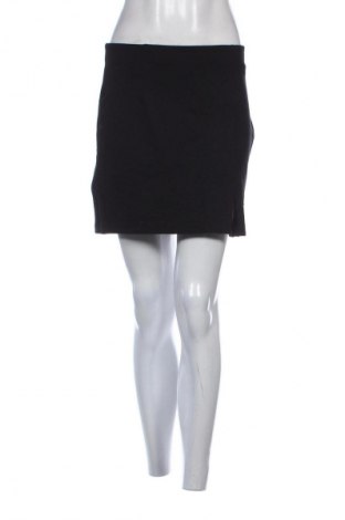 Пола Stradivarius, Размер M, Цвят Черен, Цена 2,04 €