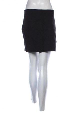 Пола Stradivarius, Размер M, Цвят Черен, Цена 2,04 €