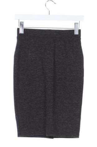 Пола Vero Moda, Размер XS, Цвят Черен, Цена 2,04 €