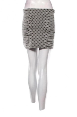 Пола Zara Trafaluc, Размер M, Цвят Многоцветен, Цена 2,04 €