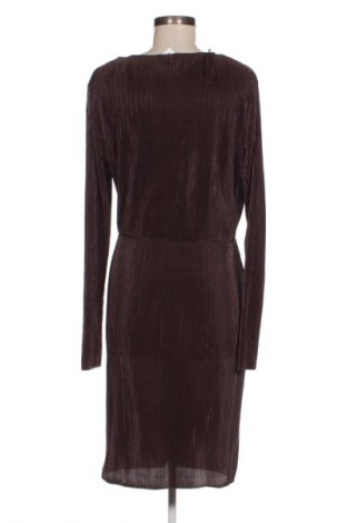 Рокля Gina Tricot, Размер S, Цвят Кафяв, Цена 4,60 €