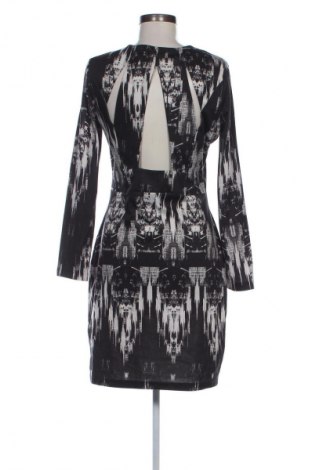 Рокля H&M, Размер L, Цвят Многоцветен, Цена 27,60 €