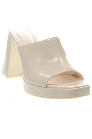 Japonki Bershka, Rozmiar 39, Kolor Beżowy, Cena 200,41 zł