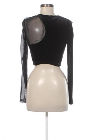 Γυναικεία μπλούζα Bershka, Μέγεθος M, Χρώμα Μαύρο, Τιμή 13,80 €