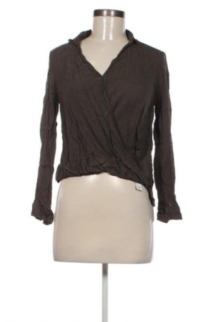 Dámská halenka Bershka, Velikost S, Barva Šedá, Cena  259,00 Kč