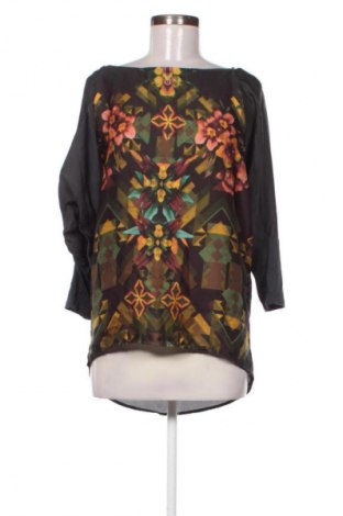 Dámská halenka Bershka, Velikost M, Barva Vícebarevné, Cena  289,00 Kč