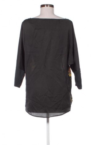 Dámská halenka Bershka, Velikost M, Barva Vícebarevné, Cena  289,00 Kč