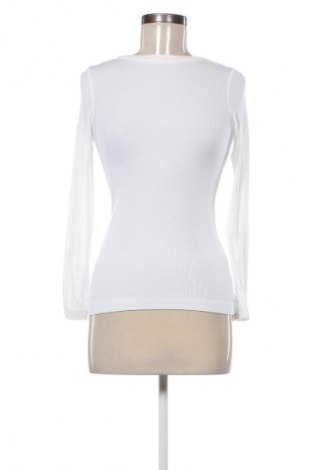 Γυναικεία μπλούζα Pull&Bear, Μέγεθος M, Χρώμα Λευκό, Τιμή 10,99 €
