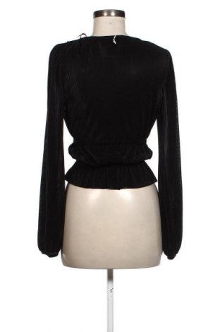 Dámská halenka Pull&Bear, Velikost M, Barva Černá, Cena  139,00 Kč