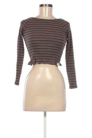 Дамска блуза Pull&Bear, Размер L, Цвят Многоцветен, Цена 8,14 €