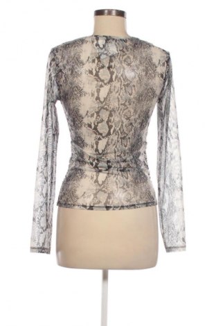 Γυναικεία μπλούζα Stradivarius, Μέγεθος M, Χρώμα Πολύχρωμο, Τιμή 4,99 €