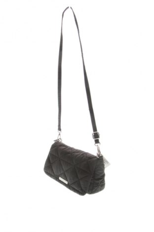 Dámská kabelka  Bershka, Barva Černá, Cena  269,00 Kč