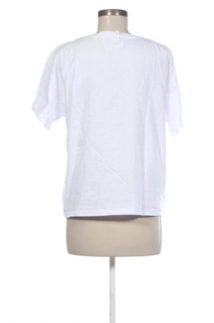 Dámské tričko Aada Studios, Velikost XL, Barva Bílá, Cena  479,00 Kč