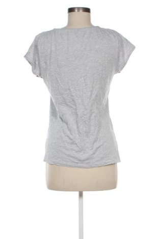 Γυναικείο t-shirt Fb Sister, Μέγεθος L, Χρώμα Γκρί, Τιμή 8,99 €