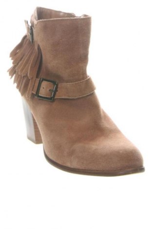 Дамски боти Closer By Chaussea, Размер 41, Цвят Бежов, Цена 40,39 €