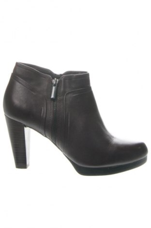 Damskie botki Footglove, Rozmiar 41, Kolor Czerwony, Cena 387,99 zł