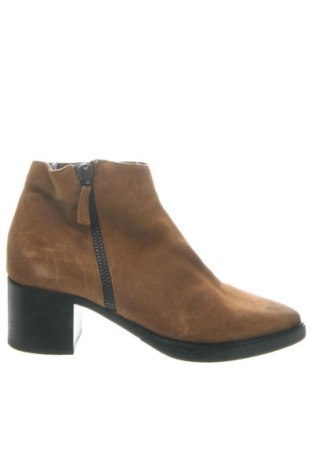 Γυναικεία μποτάκια Laura Bellariva, Μέγεθος 39, Χρώμα Καφέ, Τιμή 130,98 €
