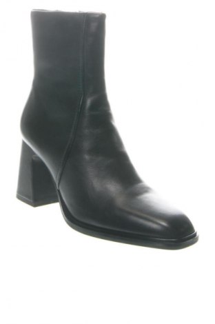 Дамски боти NEWD. Tamaris, Размер 40, Цвят Черен, Цена 107,37 €