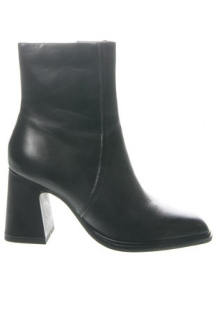 Дамски боти NEWD. Tamaris, Размер 38, Цвят Черен, Цена 107,37 €