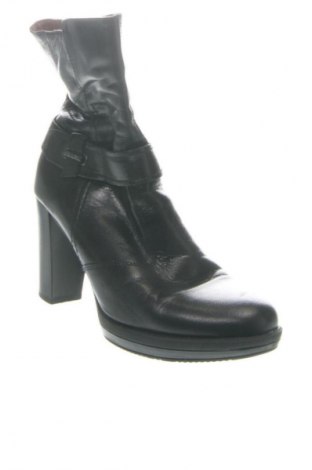 Damskie botki Nero Giardini, Rozmiar 38, Kolor Czarny, Cena 822,29 zł