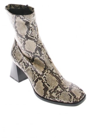 Damskie botki Stradivarius, Rozmiar 38, Kolor Kolorowy, Cena 189,99 zł