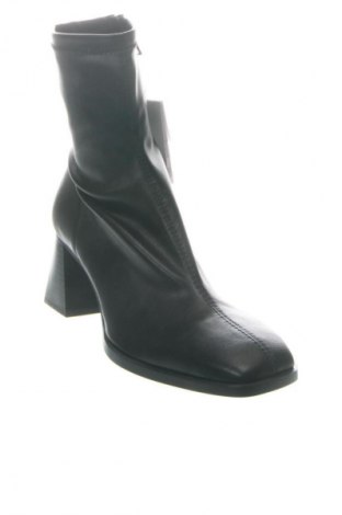 Дамски боти Stradivarius, Размер 38, Цвят Черен, Цена 39,32 €