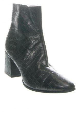 Botine de damă TCM, Mărime 39, Culoare Negru, Preț 124,99 Lei