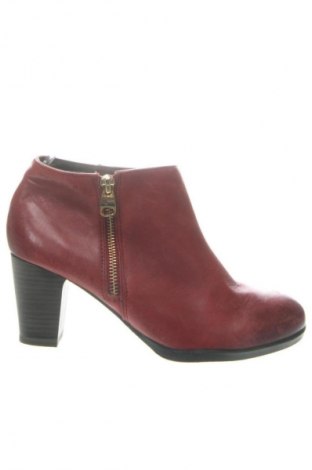 Damskie botki Tamaris, Rozmiar 38, Kolor Czerwony, Cena 163,99 zł