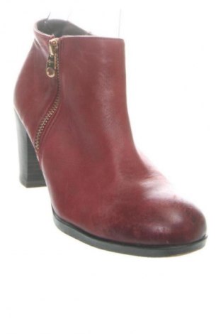 Damskie botki Tamaris, Rozmiar 38, Kolor Czerwony, Cena 163,99 zł