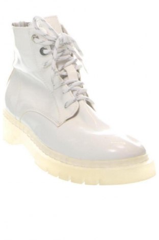 Дамски боти Tamaris, Размер 39, Цвят Бял, Цена 60,33 €