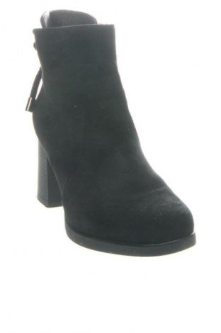 Damskie botki Tendenz, Rozmiar 38, Kolor Czarny, Cena 171,99 zł