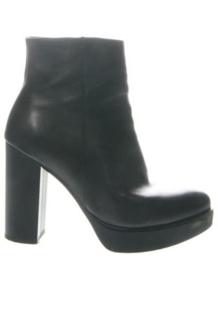 Γυναικεία μποτάκια Unbranded, Μέγεθος 38, Χρώμα Μαύρο, Τιμή 32,99 €