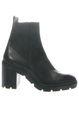 Дамски боти Zara, Размер 38, Цвят Черен, Цена 32,21 €